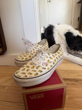 Vans White PEANUTS Canvas Sneakers with Woodstock
